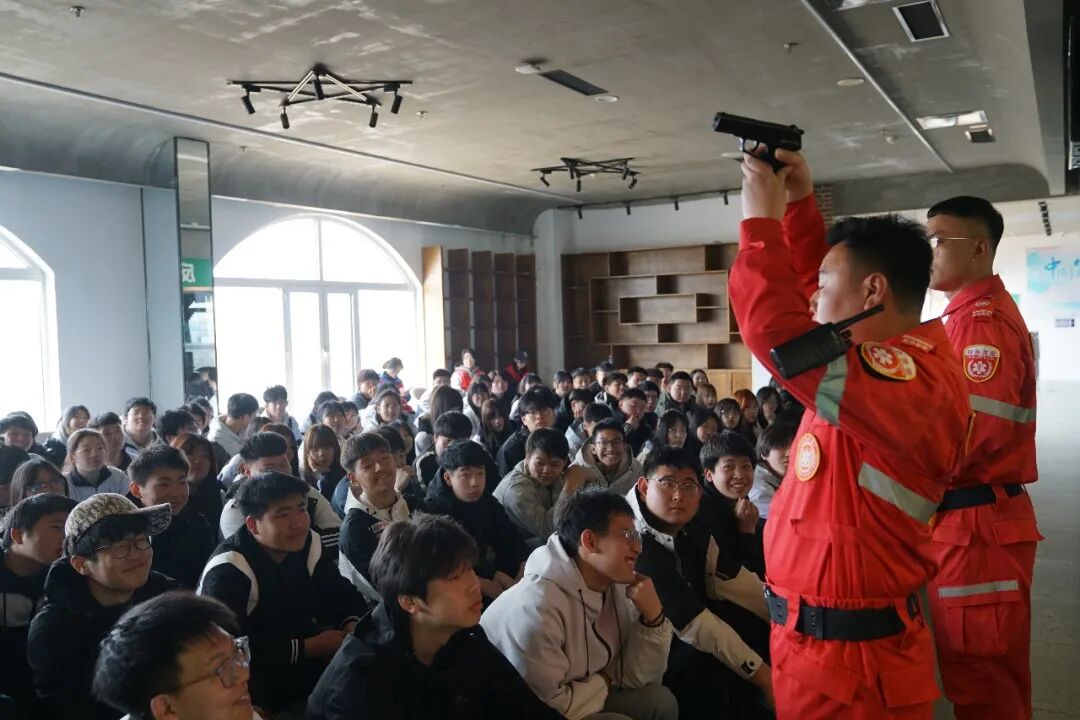 兴城中学.jpg 兴城中学.jpg